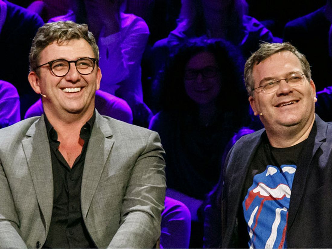 Schauspieler Hans Sigl (links) geht aus einem ganz bestimmten Grund zu
Quizshows. Elton (rechts) ist einer der Teamkapitäne. Hans Sigl Elton
