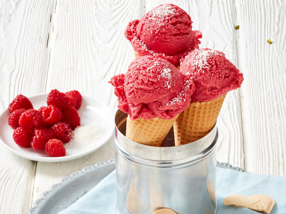 Himbeer-Kokos-Eis. Himbeer-Kokos-Eis.