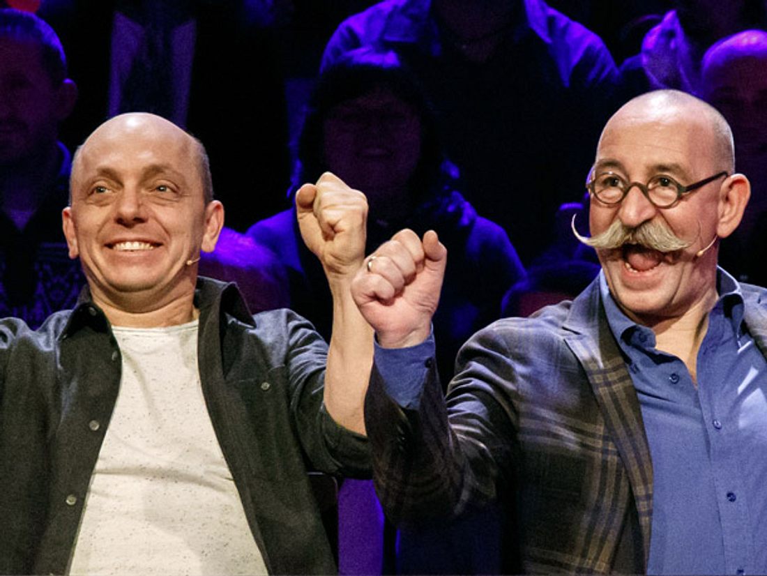 Bernhard Hoëcker (links) ist ebenfalls Teamkapitän. Horst Lichter (rechts) hat
schon einmal eine Quizshow gewonnen und für den guten Zweck gespendet. Horst Lichter und Bernhard Hoecker Wer weiß denn sowas?
