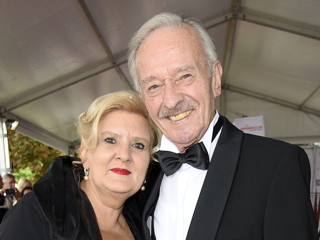 Schauspieler Horst Naumann, Ex-Traumschiff-Arzt, und seine Frau Martina Linn-Naumann. Schauspieler Horst Naumann, Ex-Traumschiff-Arzt, und seine Frau Martina Linn-Naumann.