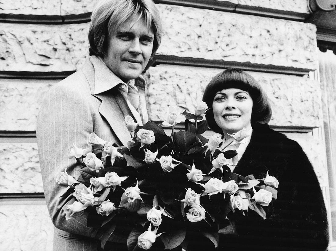 So sahen Howard Carpendale und Mireille Mathieu früher, ganz am Anfang ihrer Musikkarriere aus. So sahen Howard Carpendale und Mireille Mathieu früher, ganz am Anfang ihrer Musikkarriere aus.