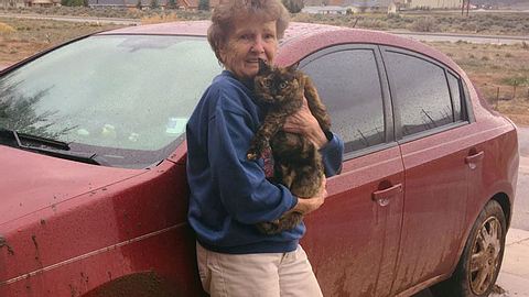 Fünf Tage und vier eiskalte Nächten überlebten Ruby Stein und ihre Katze Nikki in der Wildnis. - Foto: Facebook / 9NEWS (KUSA)
