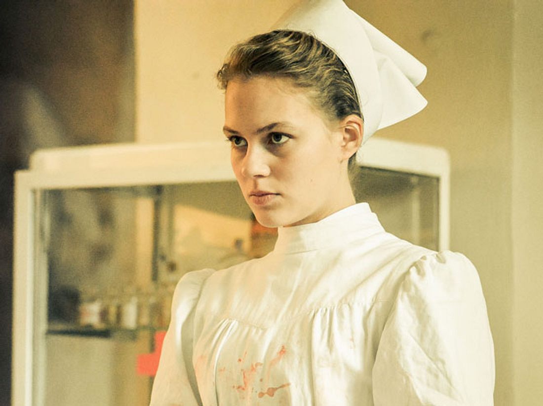 Die rebellische Ida Lenze (gespielt von Alicia von Rittberg) kämpft in Charité für ihren Traum, Ärztin zu werden.