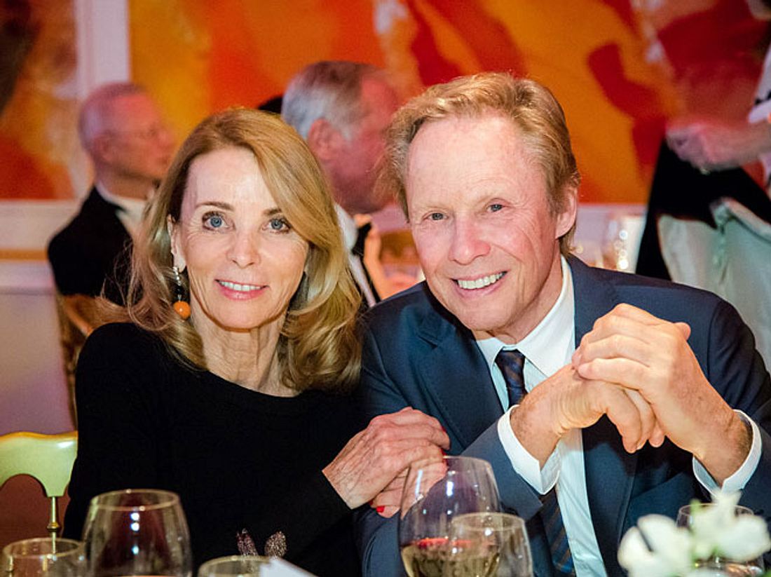 Der Sänger und Schauspieler Peter Kraus ist seit fast 50 Jahren mit Ehefrau Ingrid verheiratet. Der Sänger und Schauspieler Peter Kraus ist seit fast 50 Jahren mit Ehefrau Ingrid verheiratet.