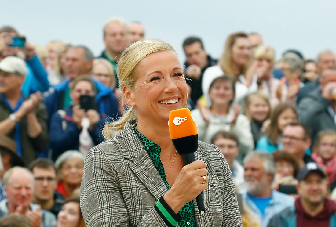 Andrea Kiewel moderiert den 'ZDF Fernsehgarten'.