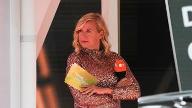 Andrea Kiewel moderiert seit mehr als 20 Jahren den Fernsehgarten - Foto: IMAGO / BOBO