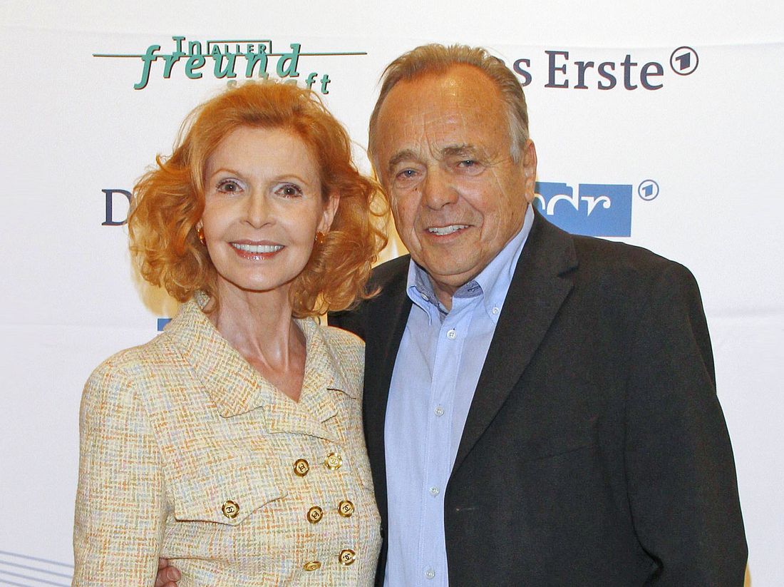 Schauspielerin Jutta Kammann mit ihrem bereits verstorbenen In-aller-Freundschaft-Kollegen Dieter Bellmann. Schauspielerin Jutta Kammann mit ihrem bereits verstorbenen In-aller-Freundschaft-Kollegen Dieter Bellmann.