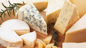 Käse einfrieren.  - Foto: IgorDutina / iStock