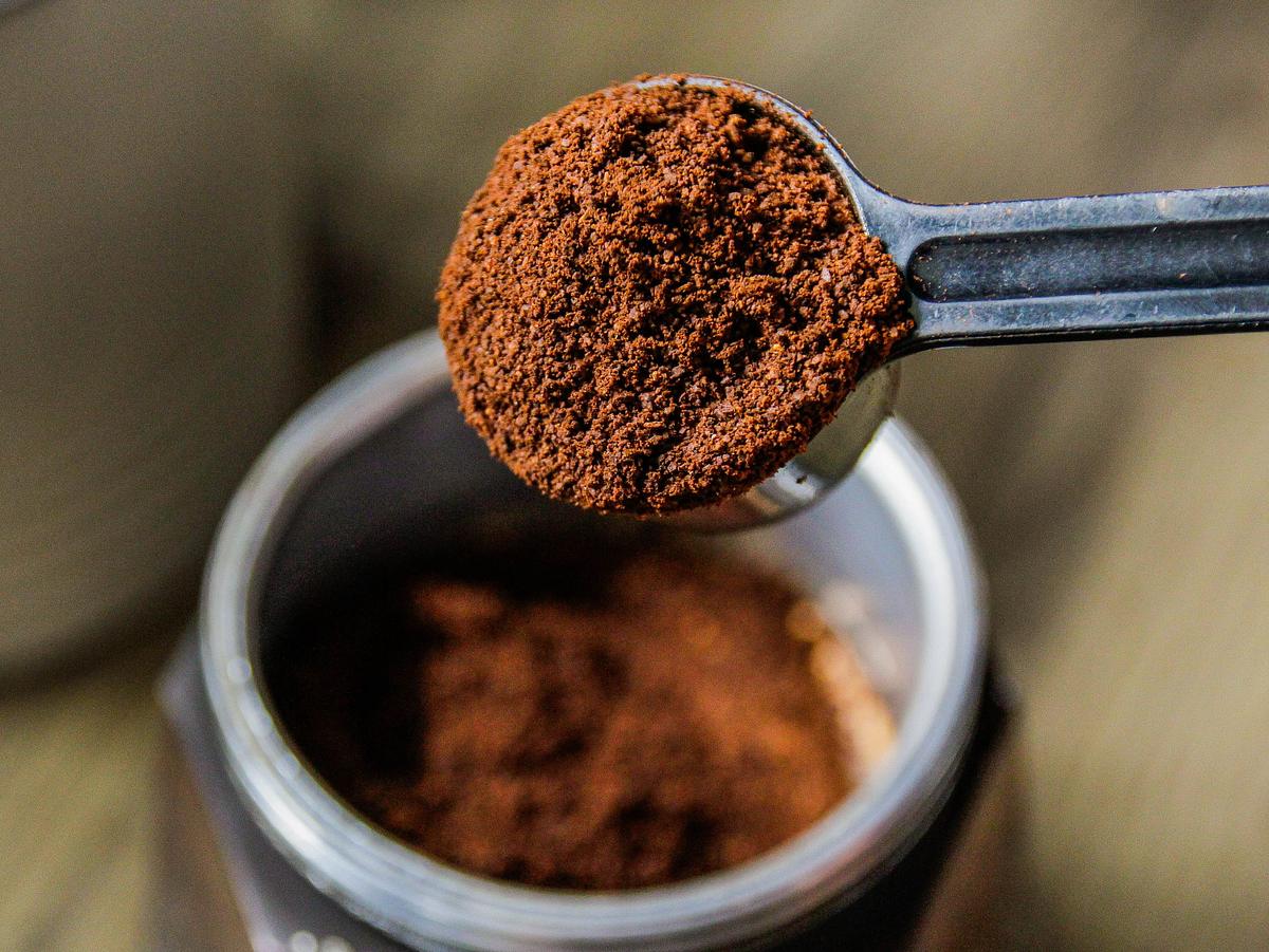 Katzenurin mit Kaffee- oder Espressopulver entfernen