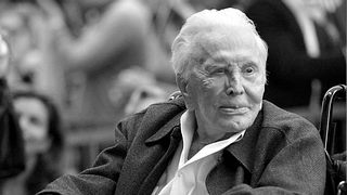 Kirk Douglas starb im Alter von 103 Jahren. - Foto: Charley Gallay / Freier Fotograf / Getty 
