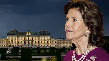 Königin Silvia von Schweden mit Schloss Drottningholm. - Foto: Getty Images/ Michael Campanella, iStock/Michael Persson (Montage und Bearbeitung: Liebenswert) 