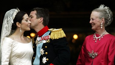 Königin Margrethe, Kronprinz Frederik und Kronprinzessin Mary von Dänemark - Foto:  Ian Waldie / Getty Images