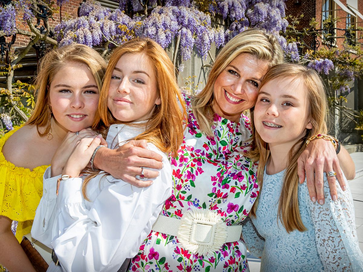 Königin Maxima mit ihren drei Töchtern im Sommer 2020.