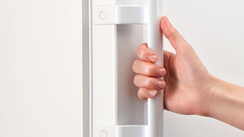 Was kann ich tun, wenn der Kühlschrank brummt?