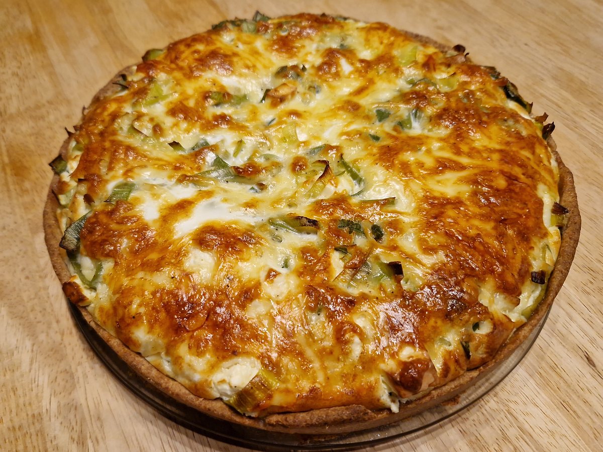 Herrlich knusprige Käsekruste und würzige Mitte: Genauso soll eine Quiche sein!