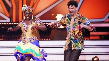 Auma Obama und Tanzpartner Andrzej Cibis. - Foto: TVNOW / Stefan Gregorowius