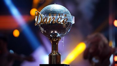 Pokal von Lets Dance.  - Foto:  Stefan Gregorowius / RTL