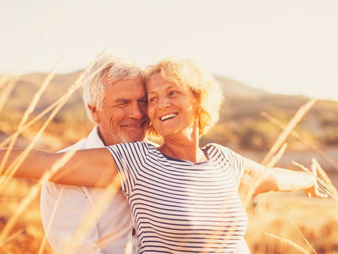 Je länger eine Beziehung andauert, desto wichtiger ist es, sich immer wieder für die Liebe und damit den Partner zu entscheiden. Je länger eine Beziehung andauert, desto wichtiger ist es, sich immer wieder für die Liebe und damit den Partner zu entscheiden.