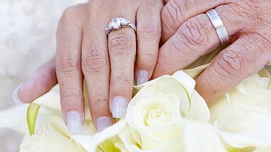 In den USA fand ein Liebespaar nach jahrzehntelanger Trennung wieder zusammen. - Foto: VisualCommunications / iStock