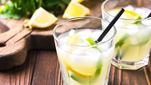 Erfrischend im Sommer: Limoncello Spritz. - Foto: Dzevoniia / iStock