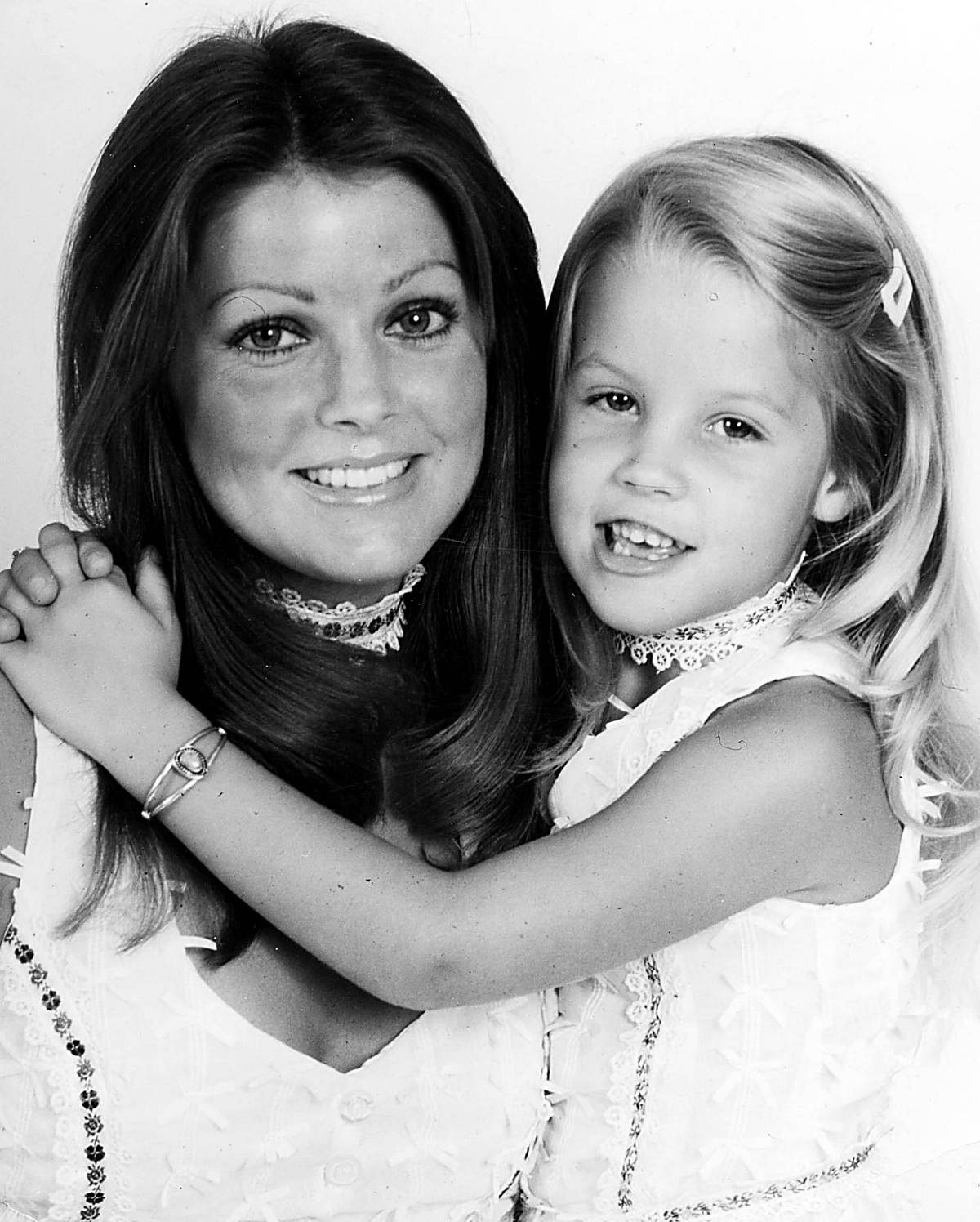 Lisa Marie Presley mit ihrer Mutter Priscilla Presley.