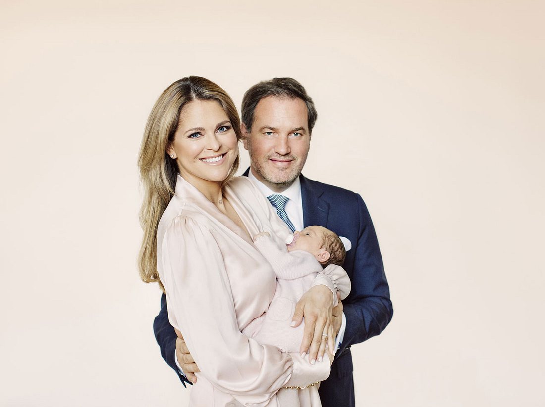 Prinzessin Madeleine von Schweden mit ihrem Mann Christopher O'Neill und Baby
Adrienne.