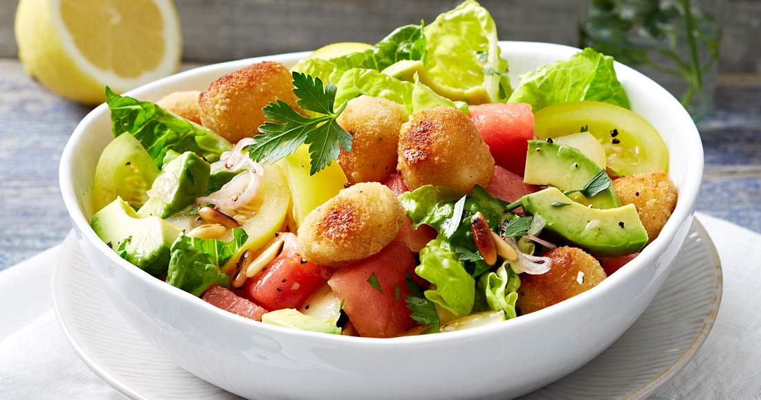 Melonensalat mit Avocado. Melonensalat mit Avocado.