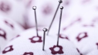 Therapien mit Nadeln gegen Migräne und Co.