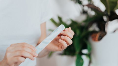 Nägel feilen - Tipps und Tricks - Foto: iStock/ Anastasia Gubinskaya