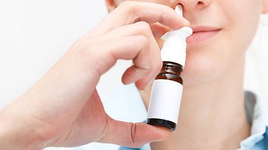 Nasenspray selber machen: Diese Hausmittel helfen bei verstopfter Nase - Foto: TommL / iStock