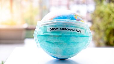 Neue Corona-Regeln treten in Kraft.  - Foto: AlenaPaulus / iStock