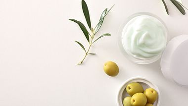 Olivenöl Haut - Foto: iStock/ Davizro 