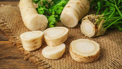 Pastinaken beeindrucken durch Vielseitigkeit - Foto: vovashevchuk / iStock