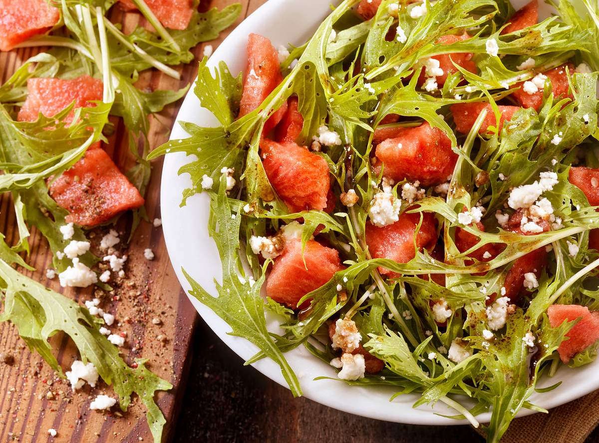 Frisches Picknick-Rezept: Melonen-Rucola-Salat