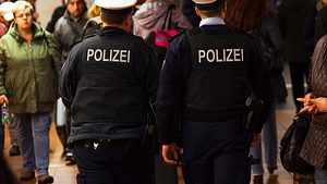 Polizei Einbrecher Masche - Foto: Michael Luhrenberg/iStock