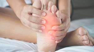 Polyneuropathie Symptome - Foto: spukkato / iStock