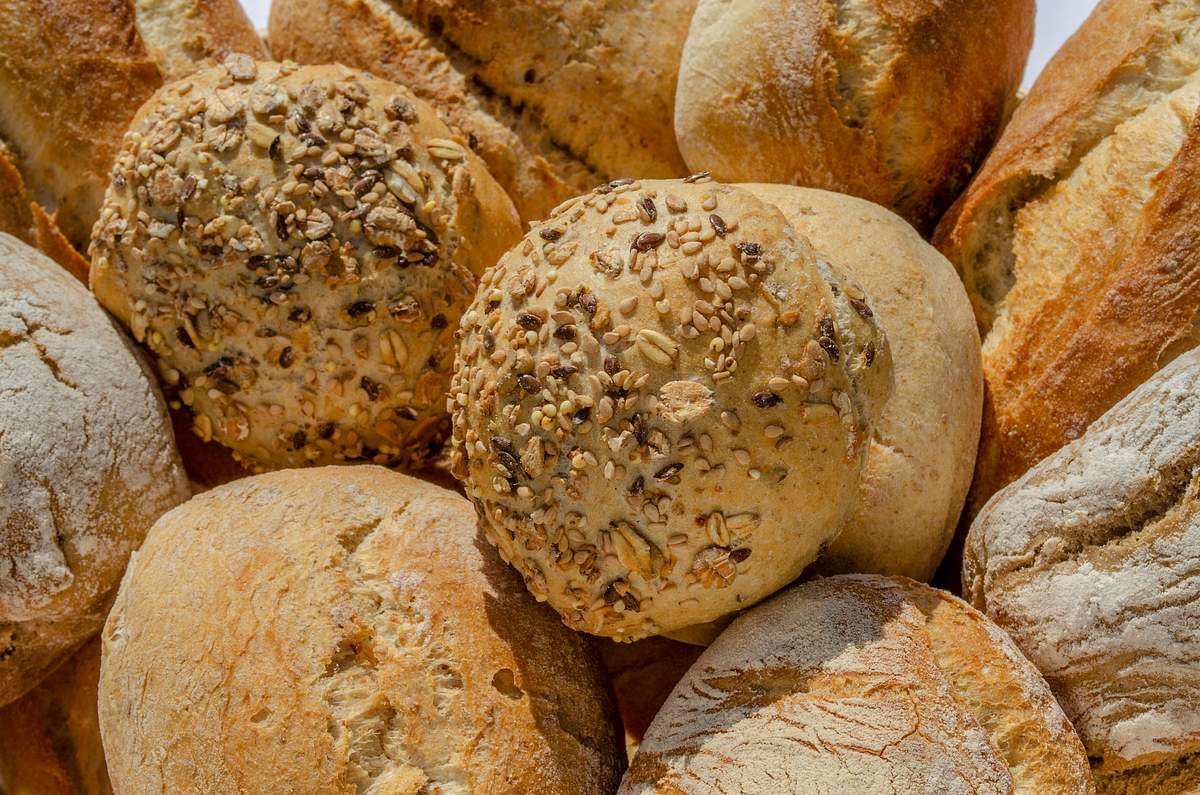 Frische Brötchen vom Bäcker.