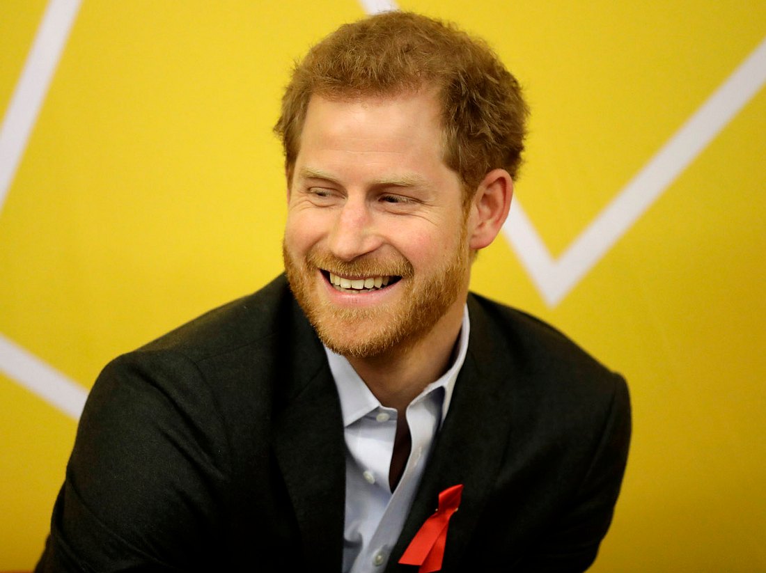 Prinz Harry ist nun offiziell verlobt. Prinz Harry ist nun offiziell verlobt.
