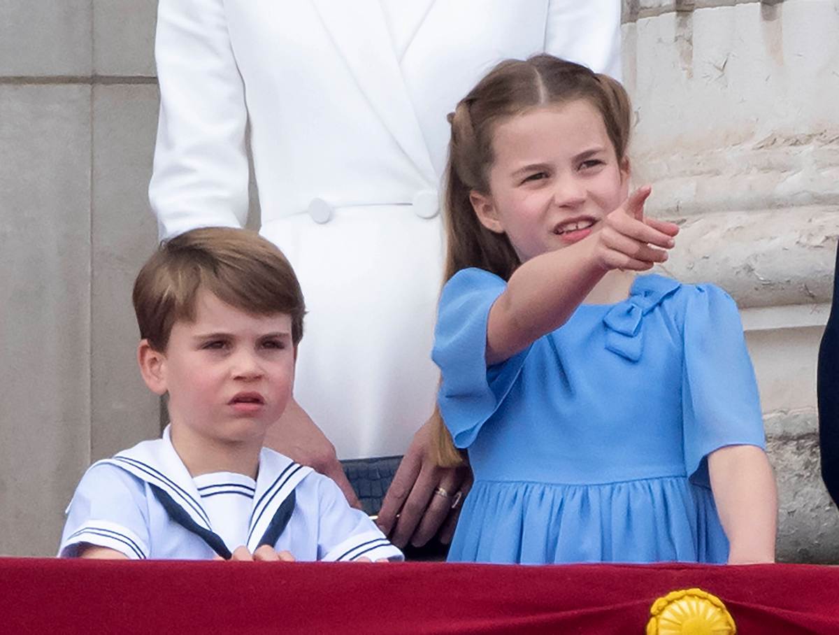 Gefolgt wird Prinzessin Charlotte von ihrem Bruder Louis. Er steht auf Platz 4 der britischen Thronfolge.  Prinz Louis bei der Trooping the Colour-Parade im Juni 2022 in London.