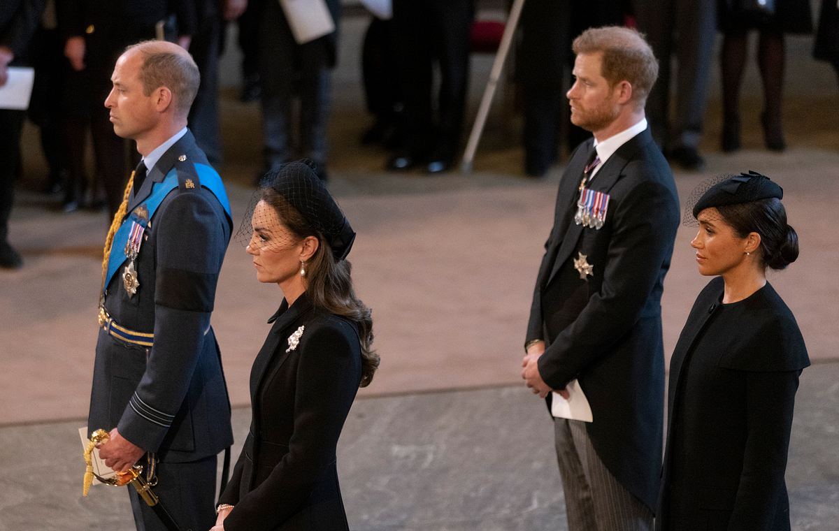 Prinz William, Kate, Prinz Harry und Meghan in Westminster Abbey.