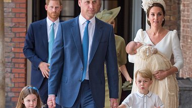 Prinz William und Herzogin Kate mit ihren drei Kindern am Tauftag von Prinz Louis. - Foto:  WPA Pool/GettyImages