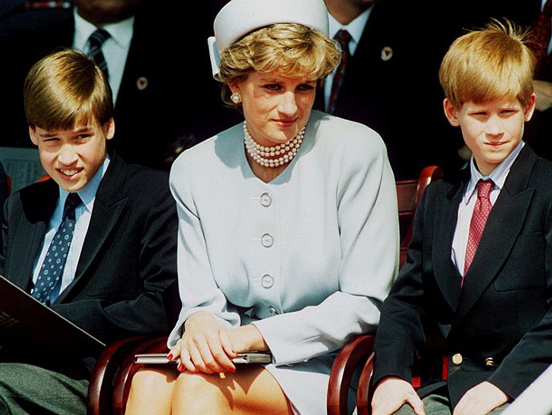 Prinzessin Diana mit ihren Söhnen William und Harry. 
