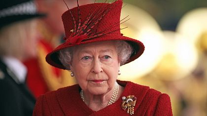 Queen Elizabeth II., voller Trauer, im Jahr 2010. - Foto: Dan Kitwood - WPA Pool /Getty Images