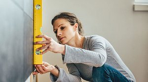 Kleine Reparaturen im Haushalt: So einfach geht das! - Foto: Kerkez / iStock