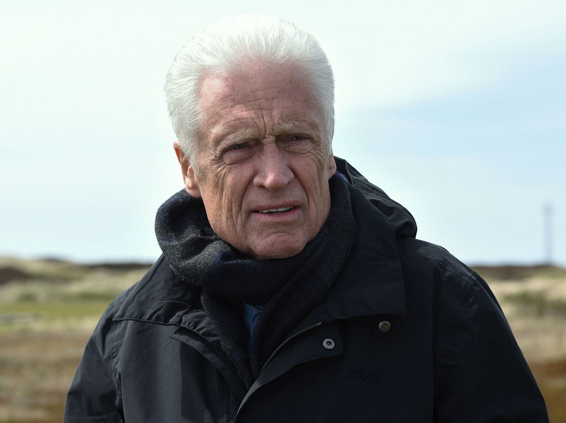 Robert Atzorn als Kommissar Theo Clüver Robert Atzorn als Kommissar Theo Clüver