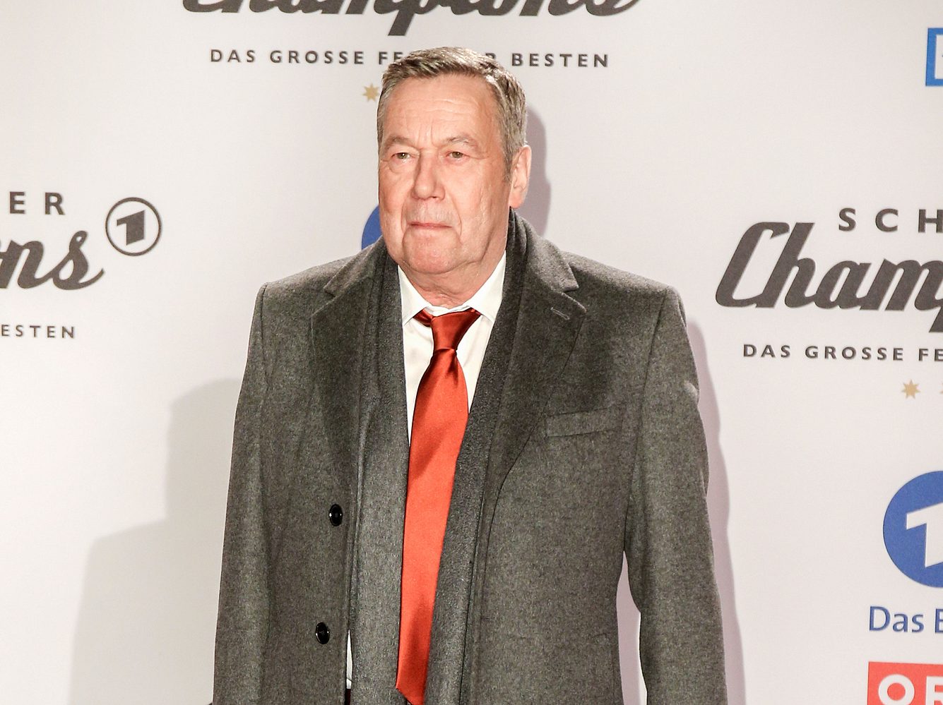 Roland Kaiser muss seine Tour erneut verschieben. Schlagerstar Roland Kaiser