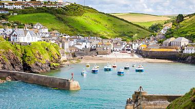 In Rosamunde Pilchers Heimat Cornwall ist es herrlich romantisch. - Foto: ianwool / iStock