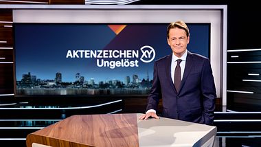 Rudi Cerne moderiert seit 2002 Aktenzeichen XY - Foto: ZDF/Nadine Rupp