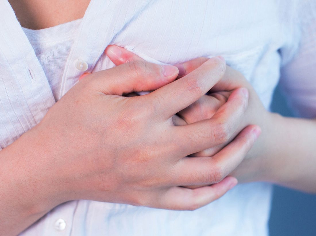 Viele Frauen leiden während der Wechseljahren unter Schmerzen in den Brustwarzen.