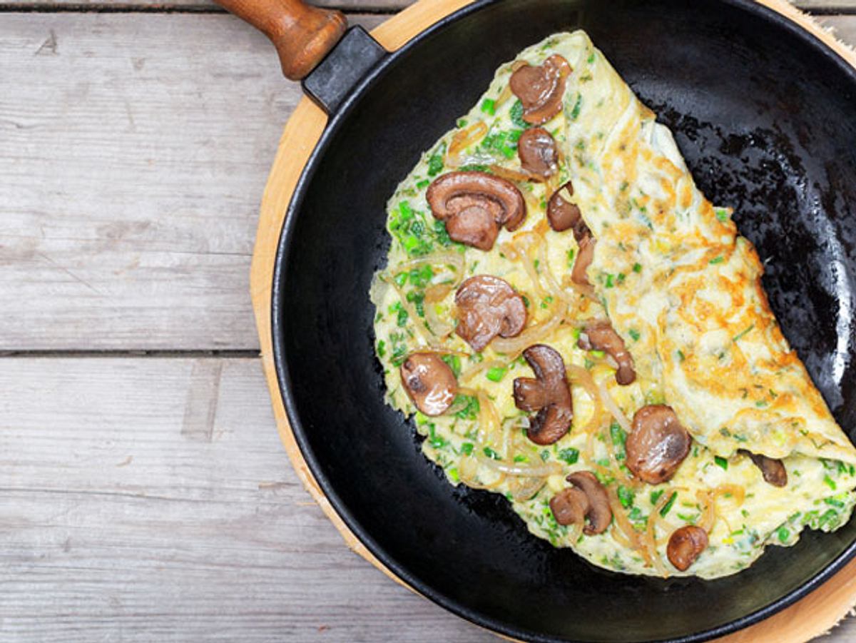 Schnelle Gerichte: Champignon-Omeletts mit Schinken.